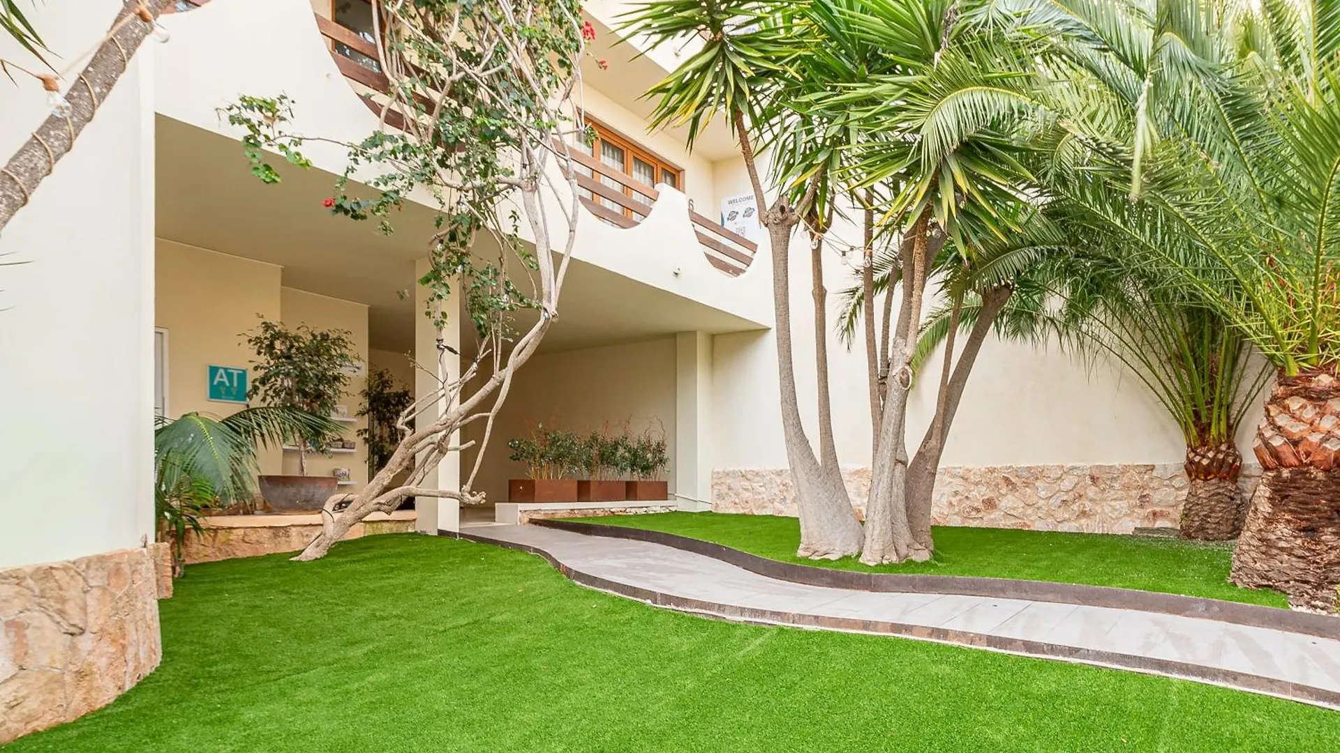 Apartamentos Estanques Colonia de Sant Jordi 0*,